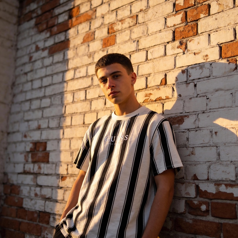 GUESS Men's Monochrome Striped Tee